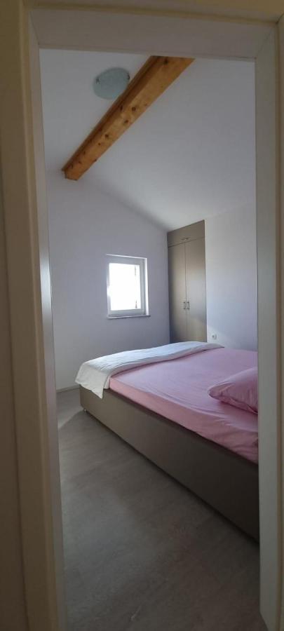 Apartmani Lanterna Krk Town Luaran gambar