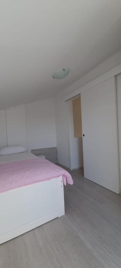 Apartmani Lanterna Krk Town Luaran gambar